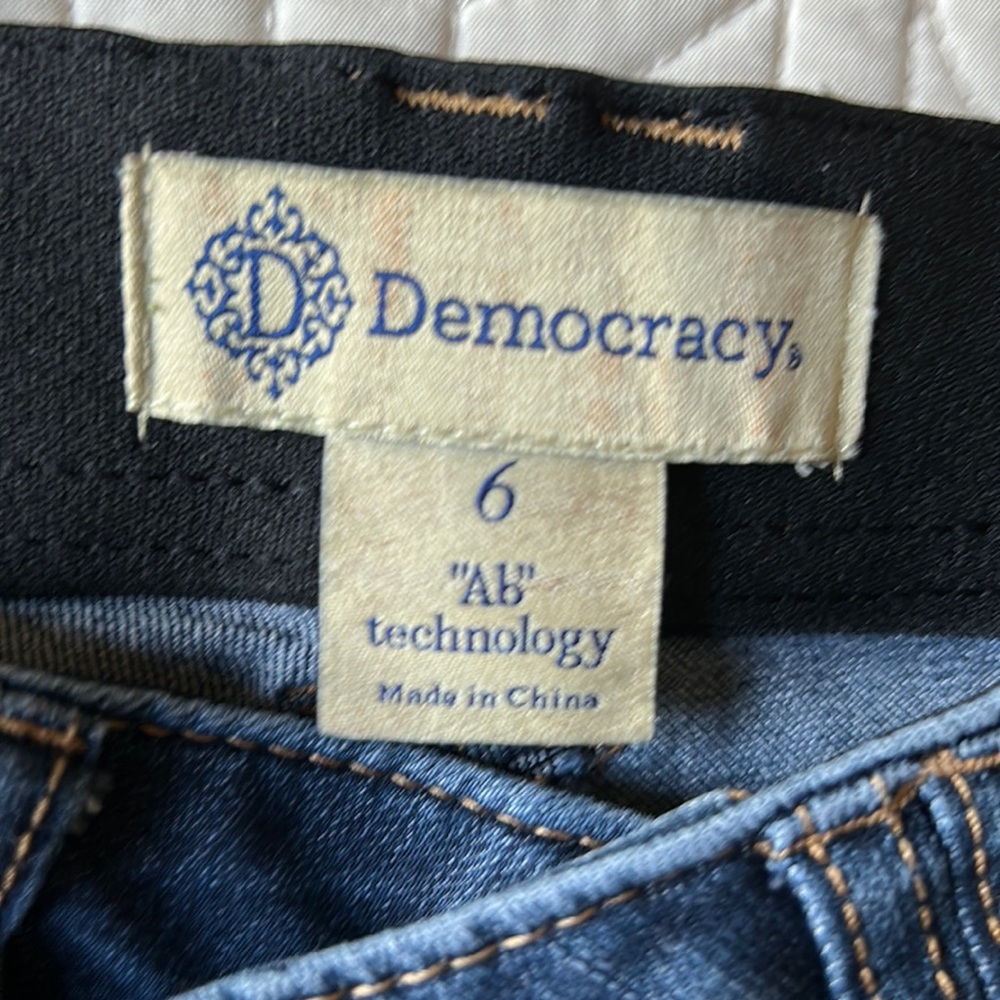 Democracy jeans size 6. Excellent condition.
